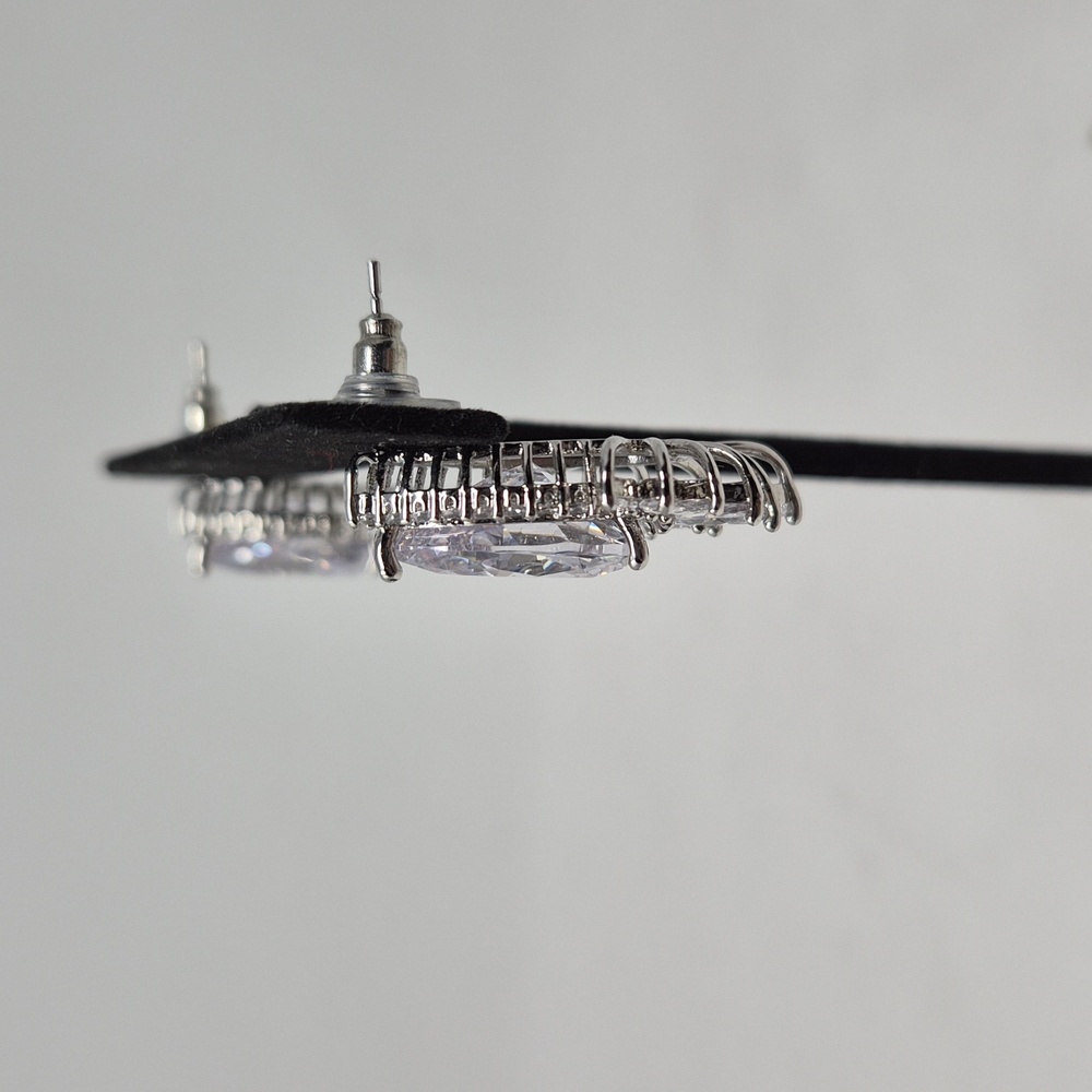 Source Unknown Silver Teardrop Crystal Earrings - image 4